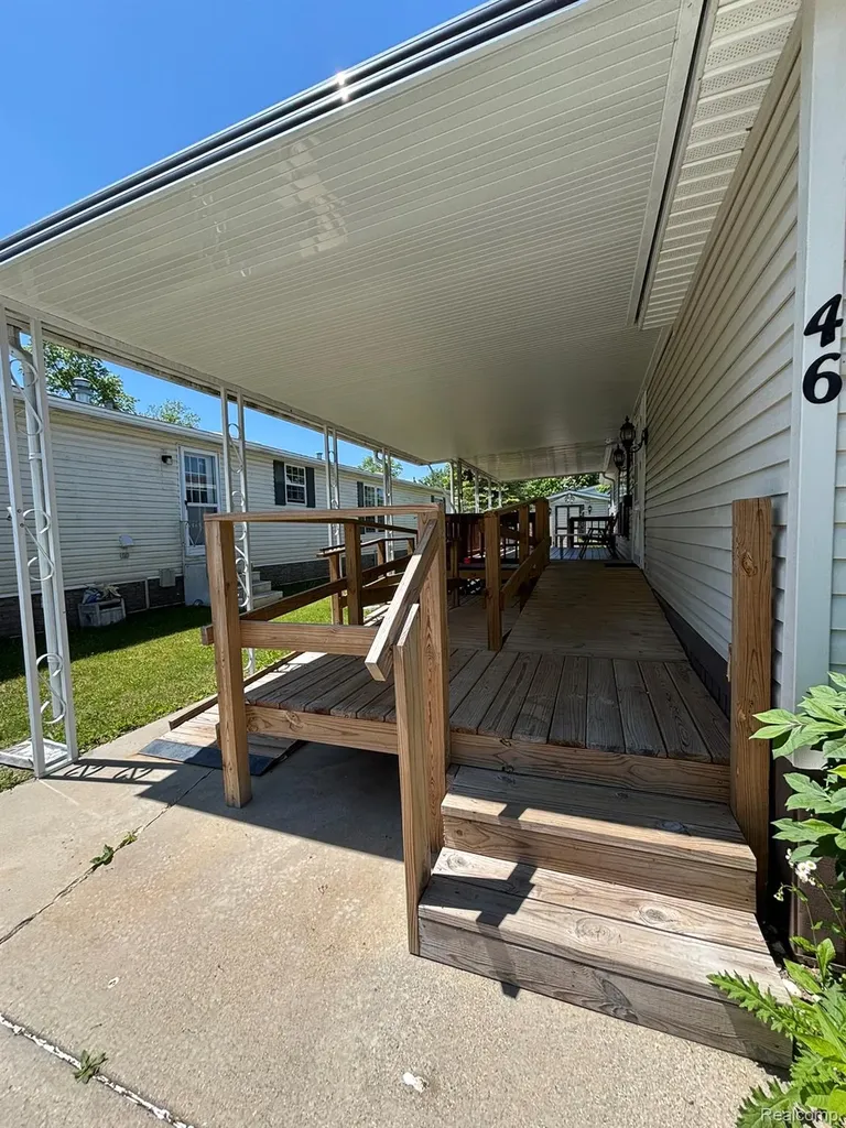 46 Bellwood Swartz Creek City MI 48473