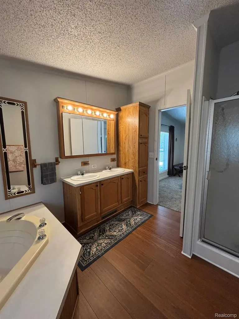 46 Bellwood Swartz Creek City MI 48473