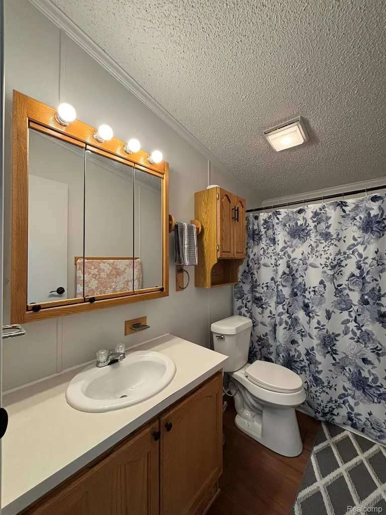 46 Bellwood Swartz Creek City MI 48473
