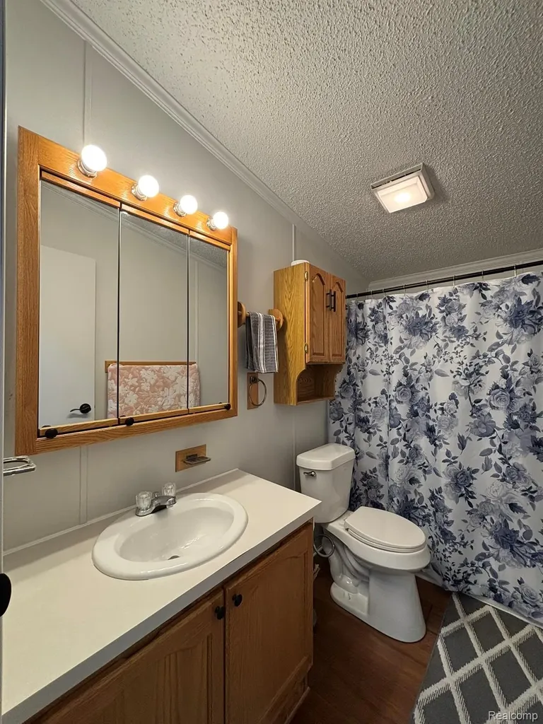 46 Bellwood Swartz Creek City MI 48473