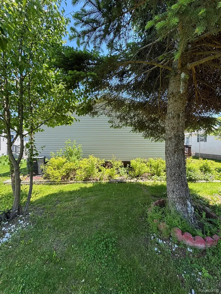 46 Bellwood Swartz Creek City MI 48473