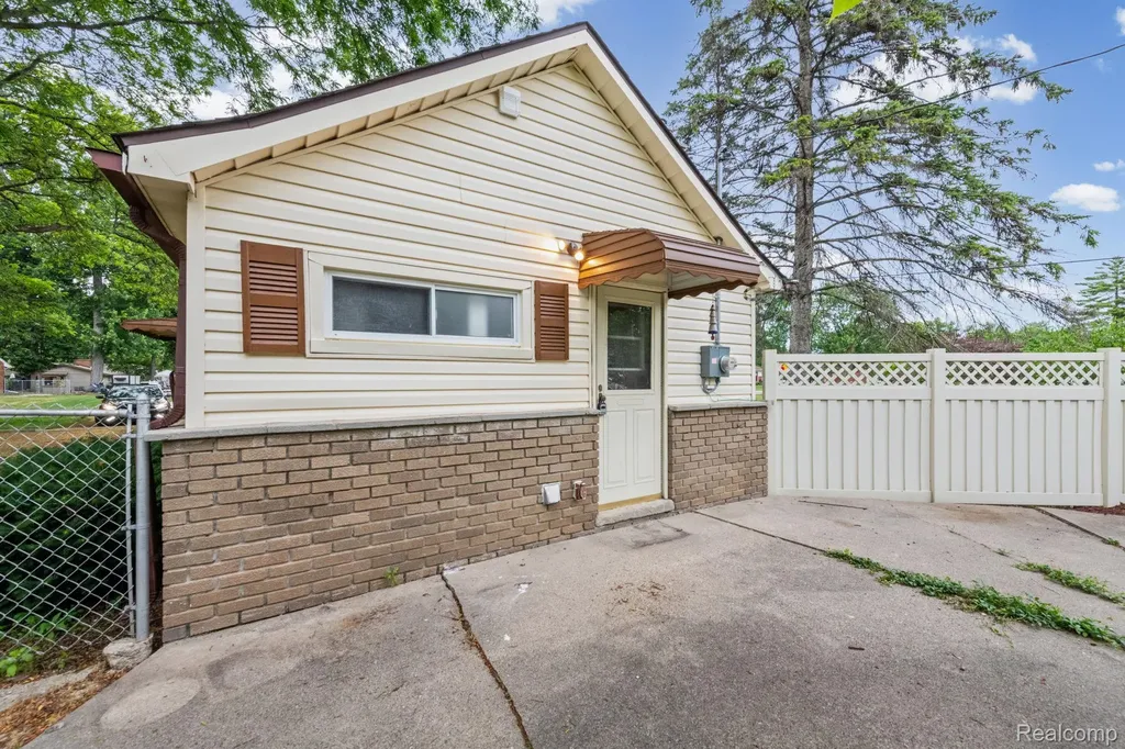 7993 Church Road Grosse Ile Township MI 48138