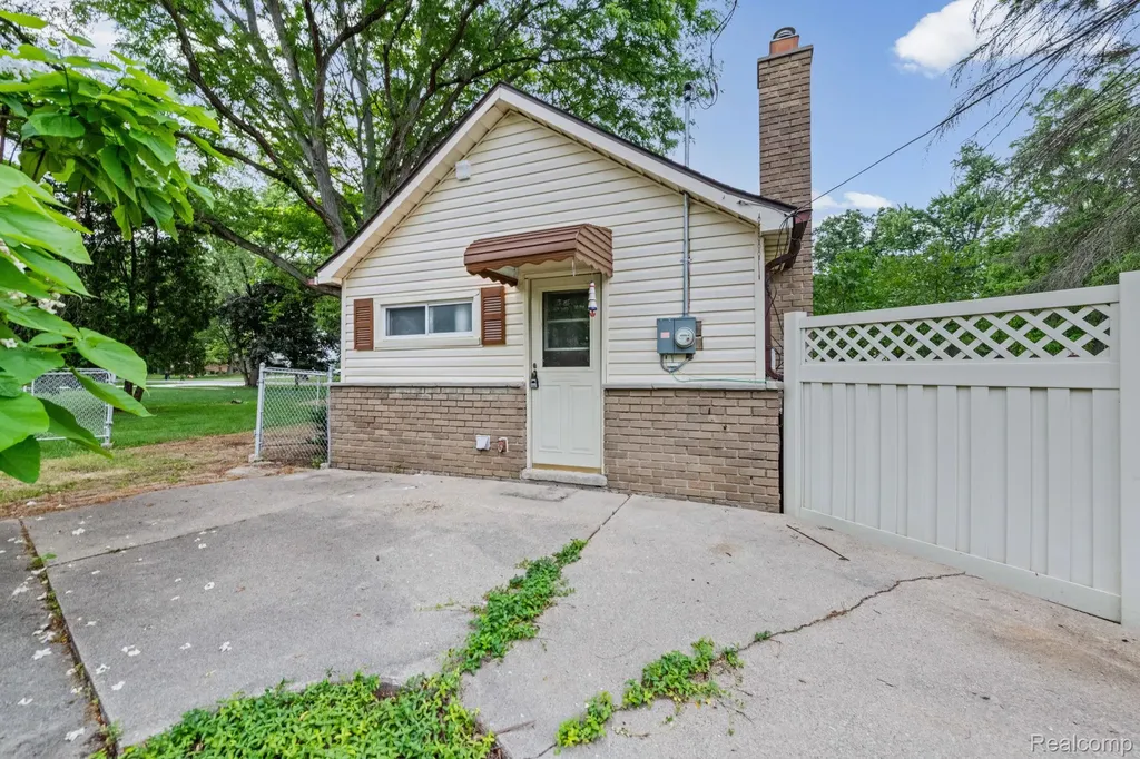 7993 Church Road Grosse Ile Township MI 48138