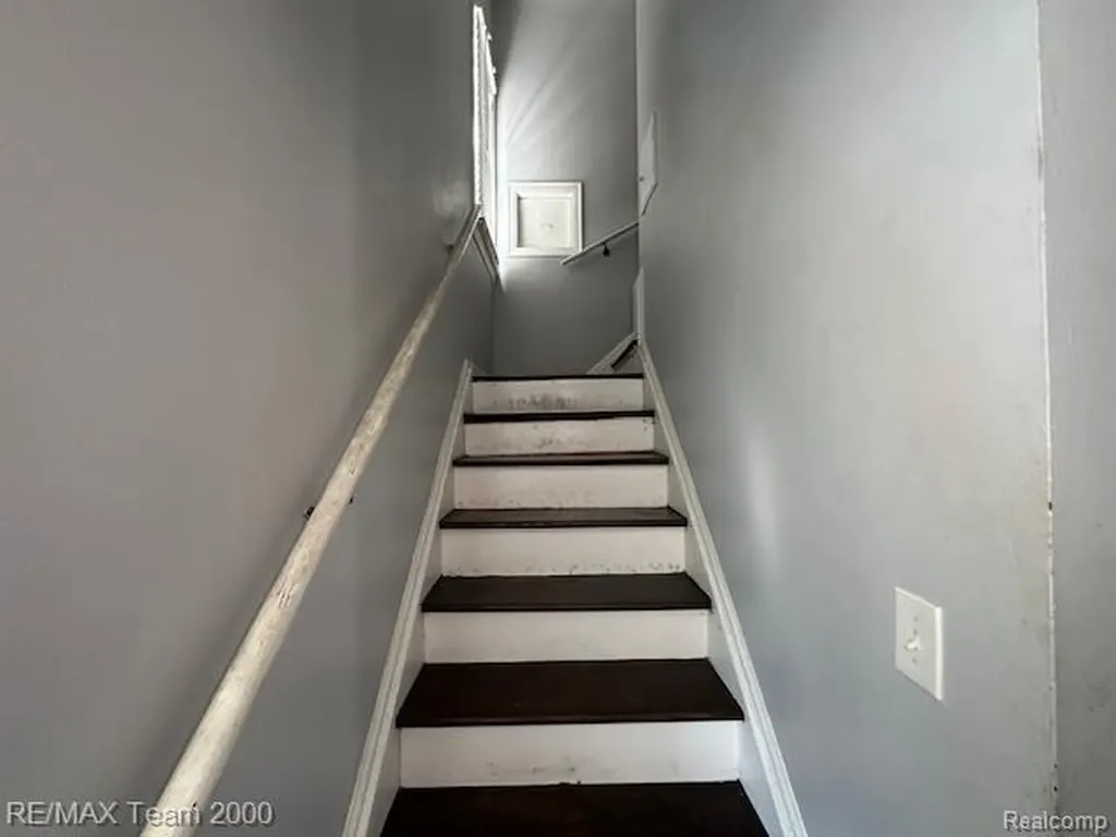 18453 Lauder Street Detroit City MI 48235