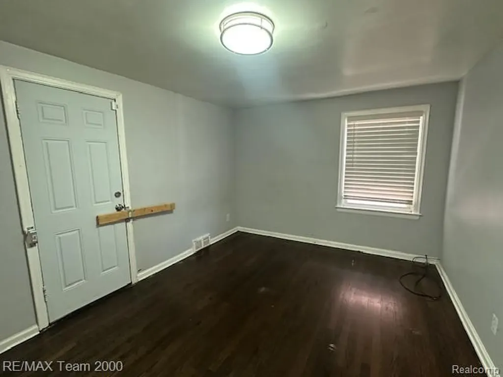 18453 Lauder Street Detroit City MI 48235