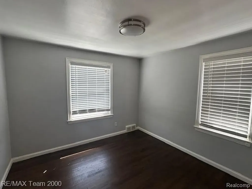 18453 Lauder Street Detroit City MI 48235