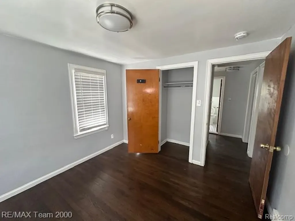 18453 Lauder Street Detroit City MI 48235