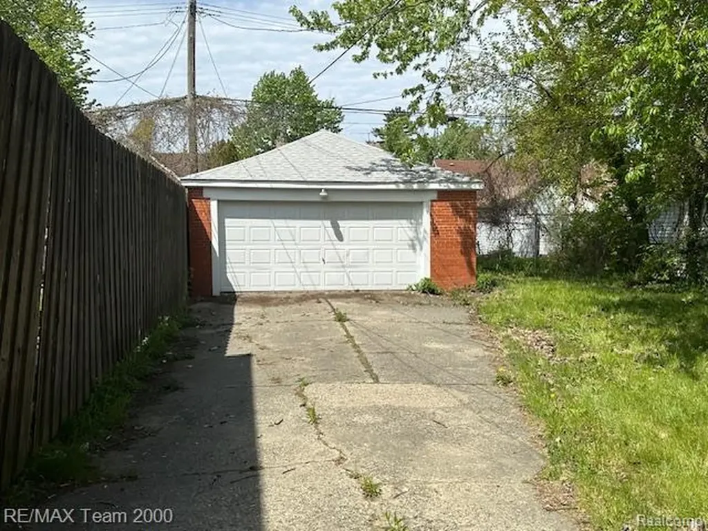 18453 Lauder Street Detroit City MI 48235