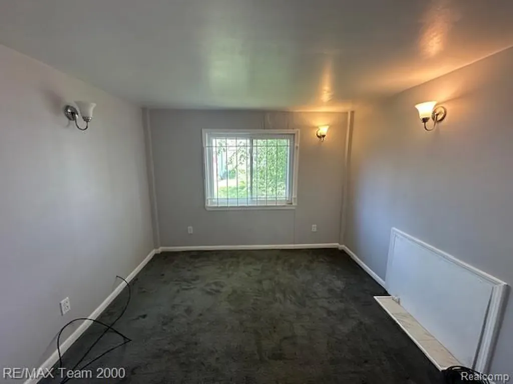 18453 Lauder Street Detroit City MI 48235