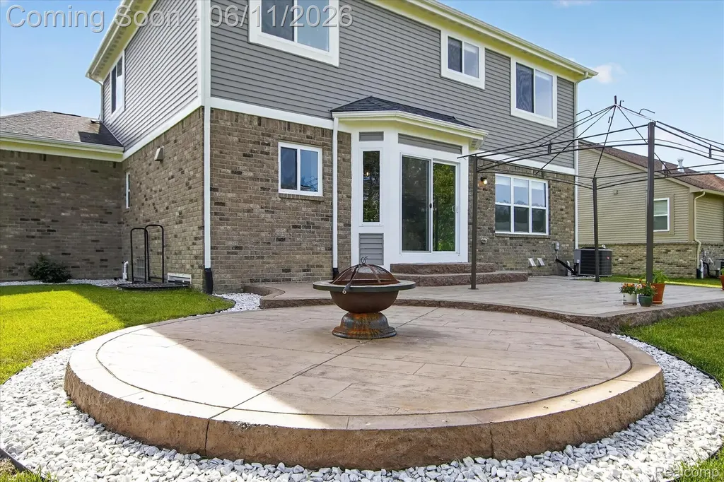 14172 Burlwood Lane Van Buren Charter Township MI 48111