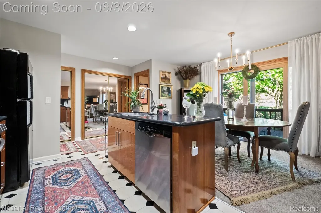 2203 Rochelle Park Drive Rochester Hills City MI 48309