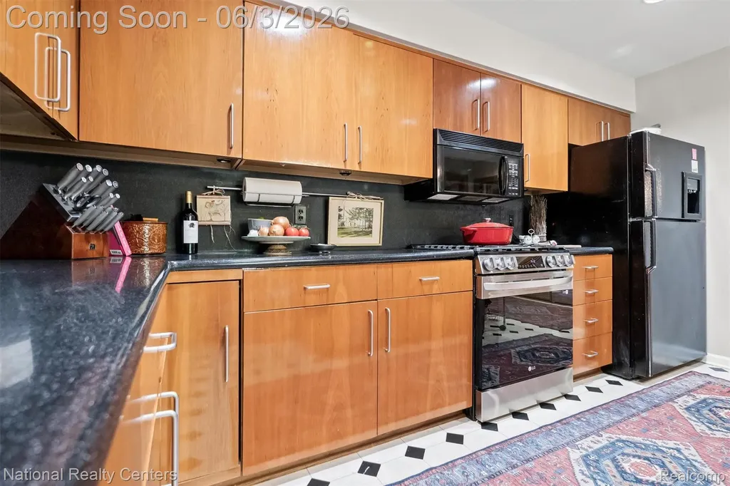 2203 Rochelle Park Drive Rochester Hills City MI 48309
