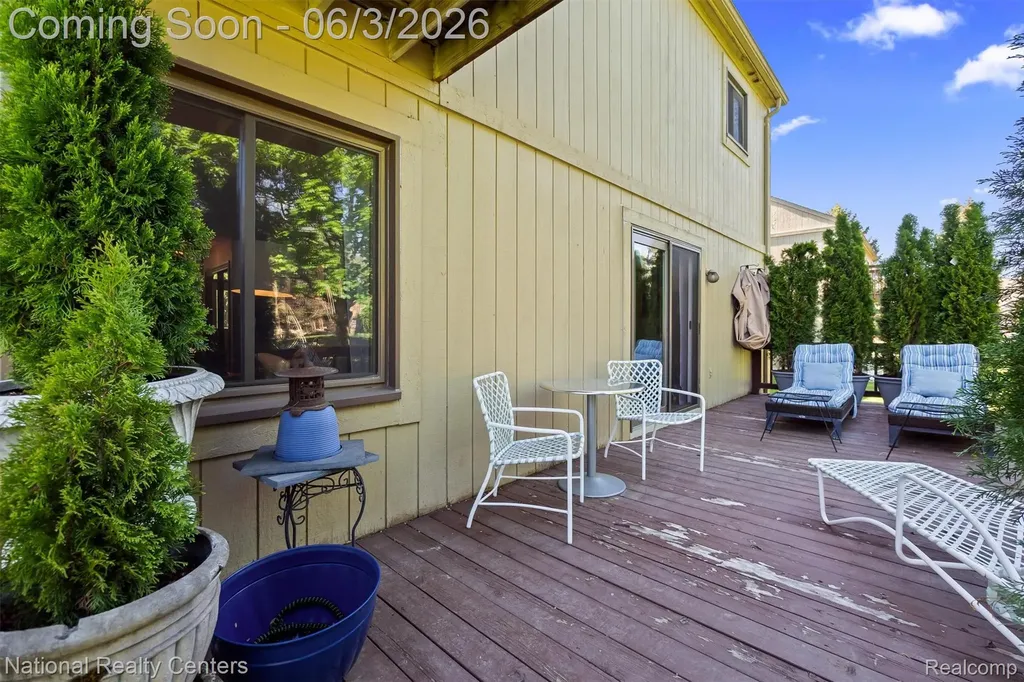 2203 Rochelle Park Drive Rochester Hills City MI 48309