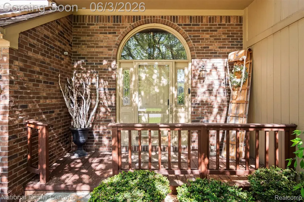 2203 Rochelle Park Drive Rochester Hills City MI 48309