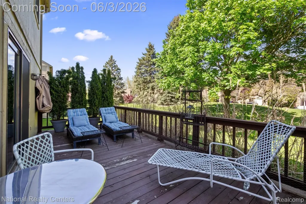 2203 Rochelle Park Drive Rochester Hills City MI 48309