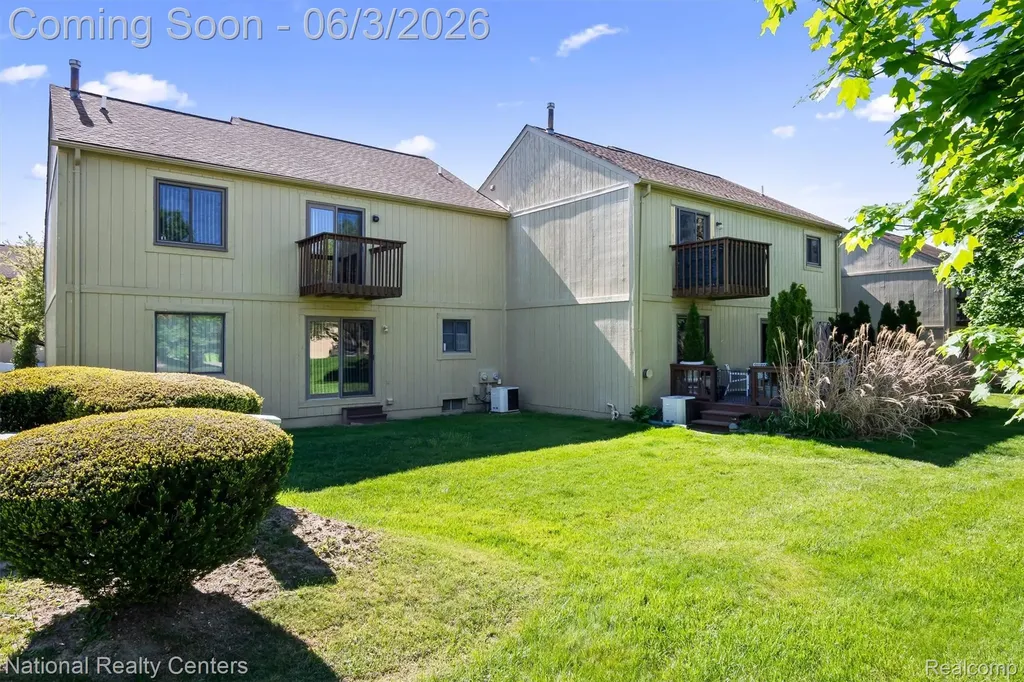 2203 Rochelle Park Drive Rochester Hills City MI 48309