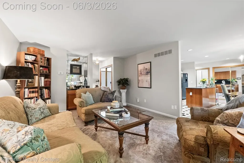 2203 Rochelle Park Drive Rochester Hills City MI 48309