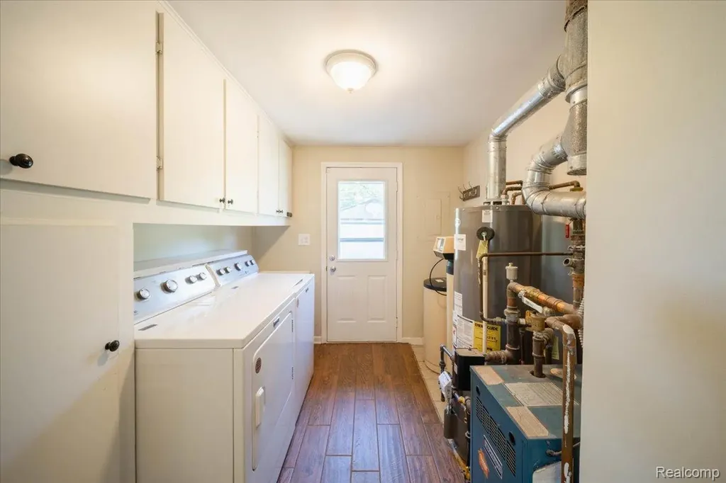 2363 Darnell Street Wolverine Lake Village MI 48390