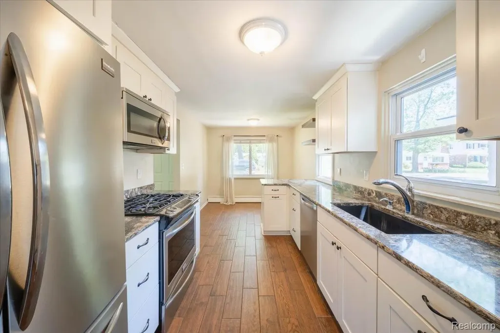 2363 Darnell Street Wolverine Lake Village MI 48390