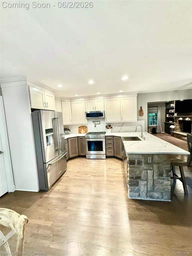 3452 E Highland Road Oceola Township MI 48843