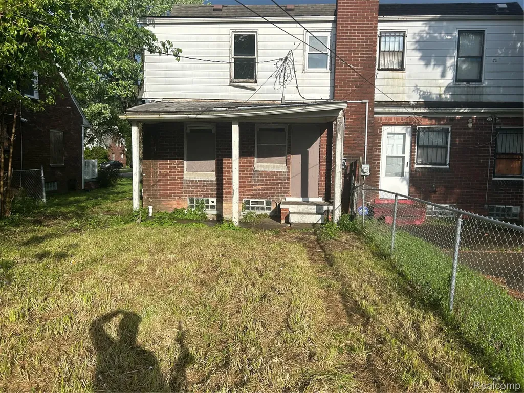 12641 Kelly Road Detroit City MI 48224