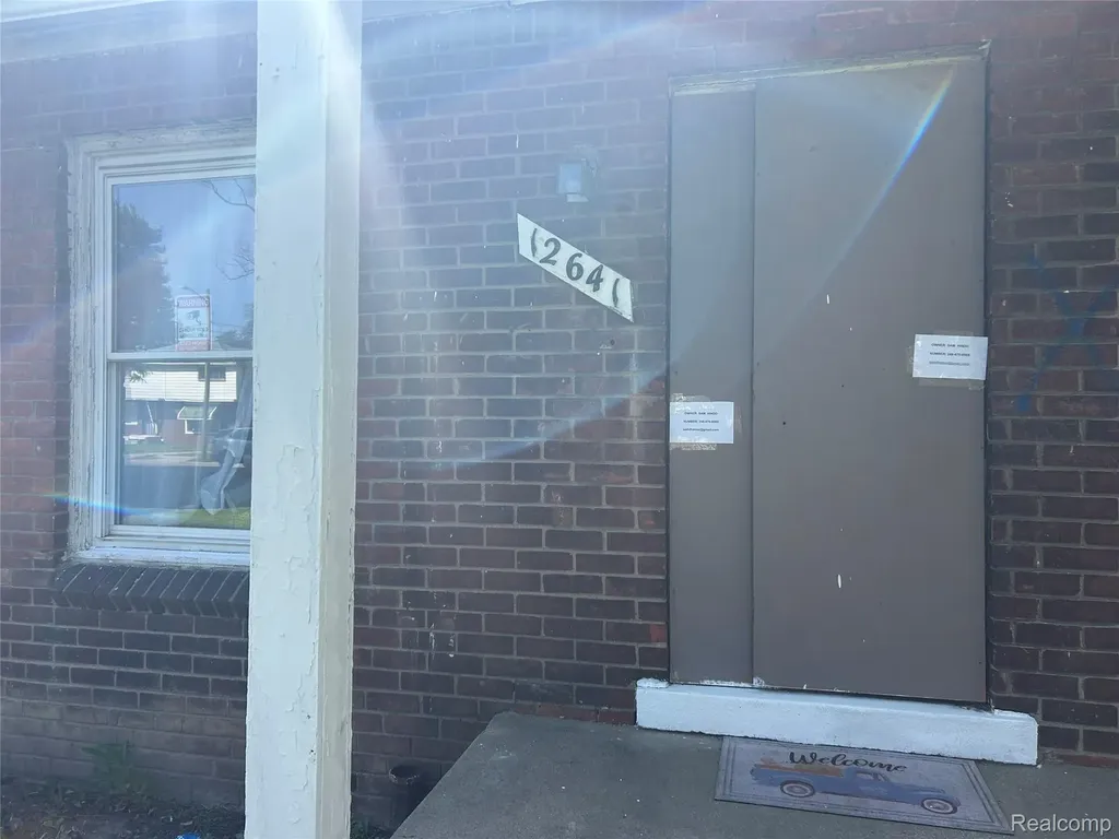 12641 Kelly Road Detroit City MI 48224