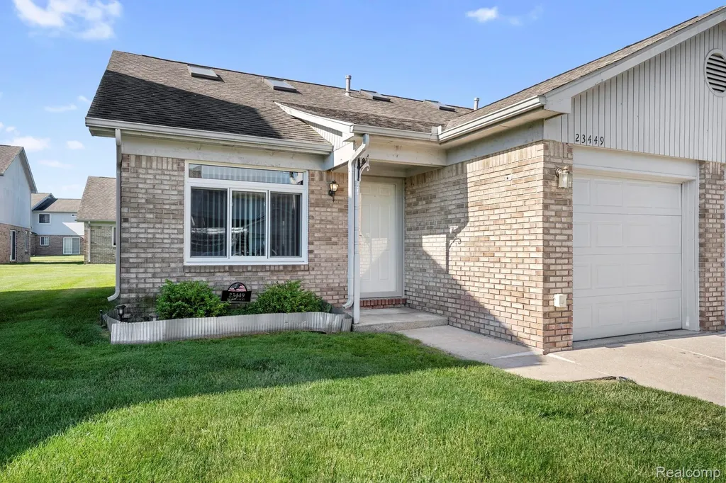 23449 Reading Court Brownstown Charter Township MI 48183