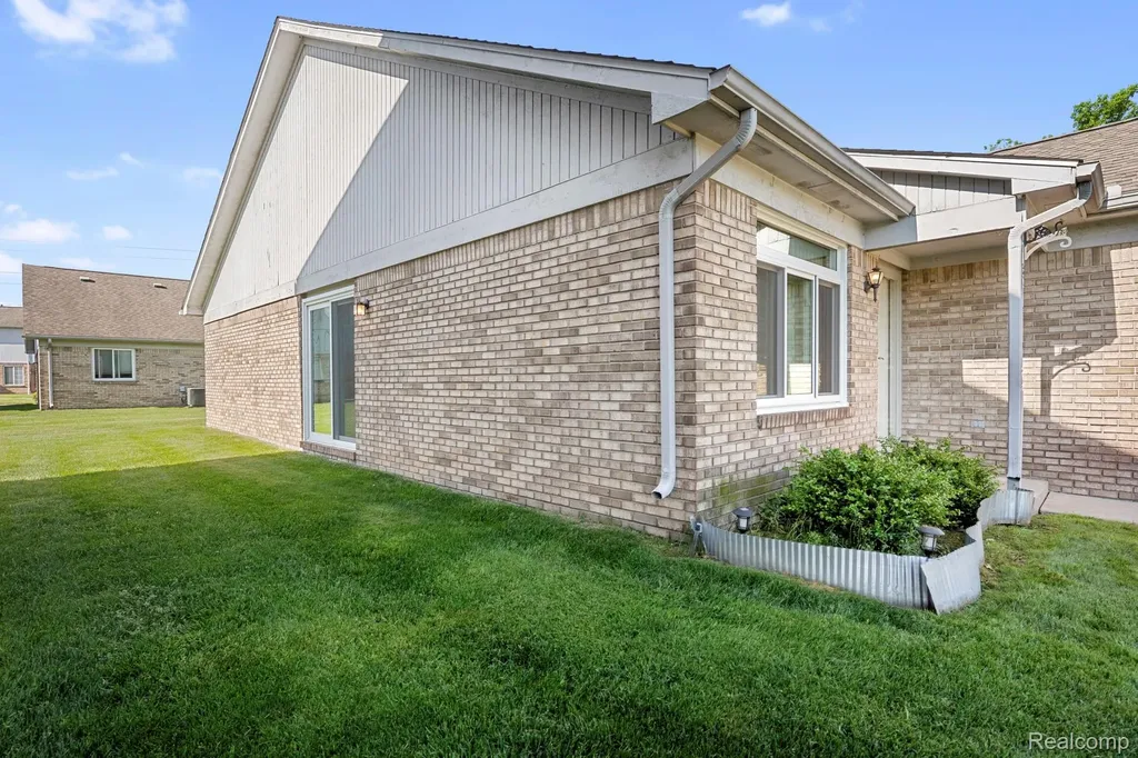 23449 Reading Court Brownstown Charter Township MI 48183