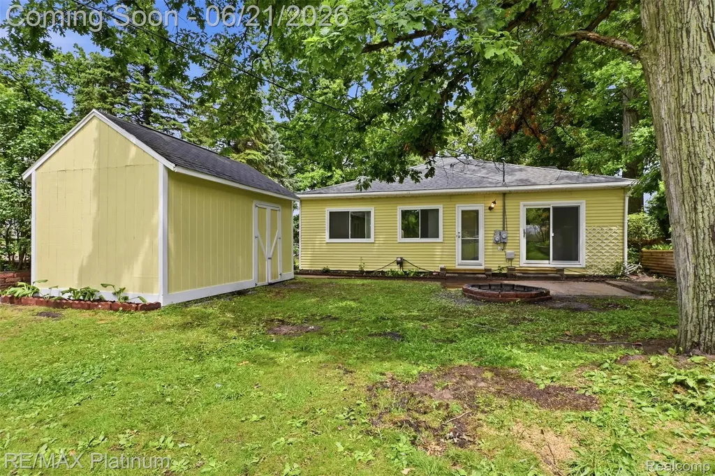 5504 Wildwood Drive Genoa Township MI 48843