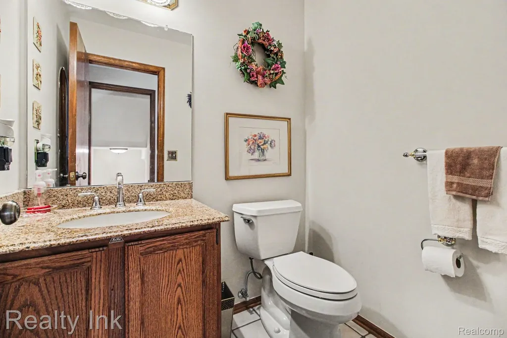18535 Queensbury Drive Livonia City MI 48152