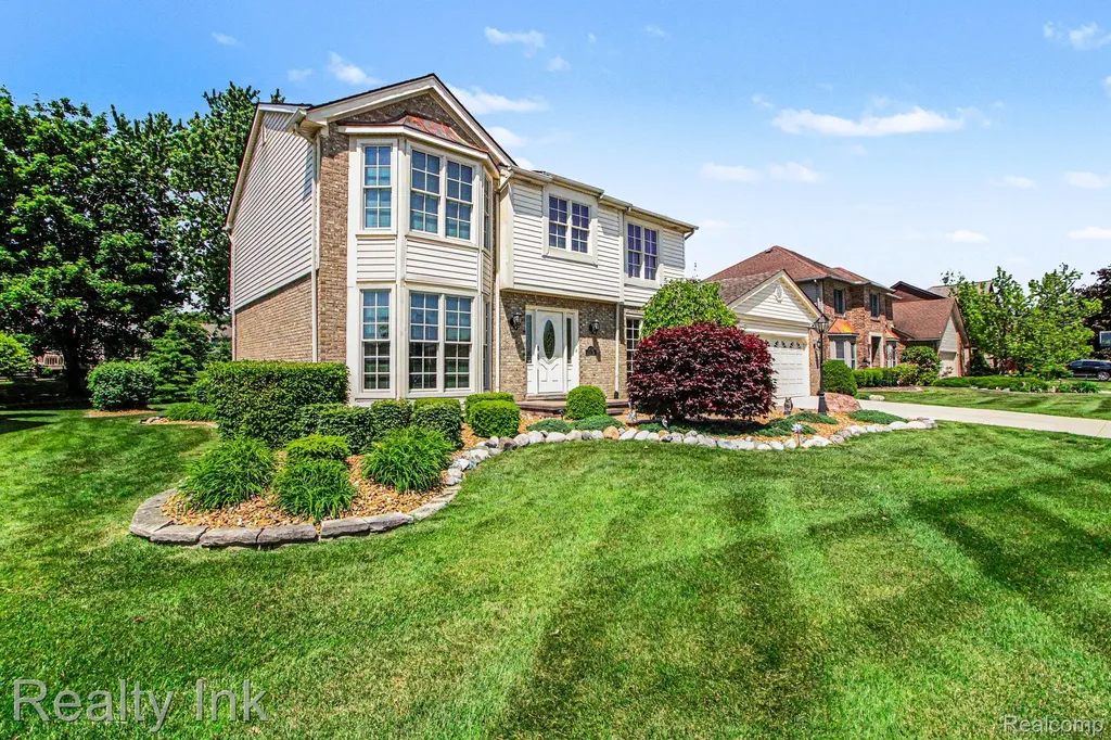 18535 Queensbury Drive Livonia City MI 48152