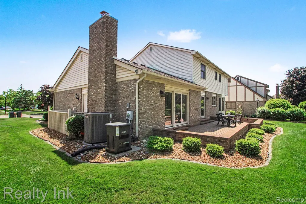 18535 Queensbury Drive Livonia City MI 48152