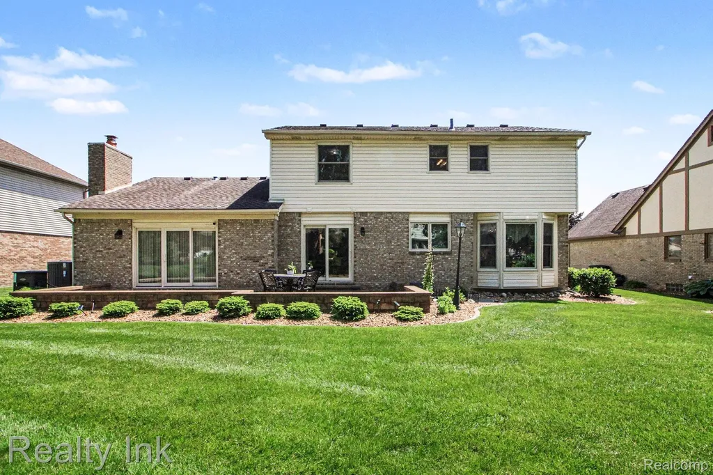 18535 Queensbury Drive Livonia City MI 48152