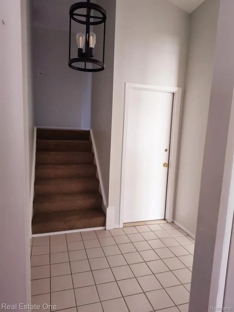 4243 Frostwood Court Troy City MI 48098