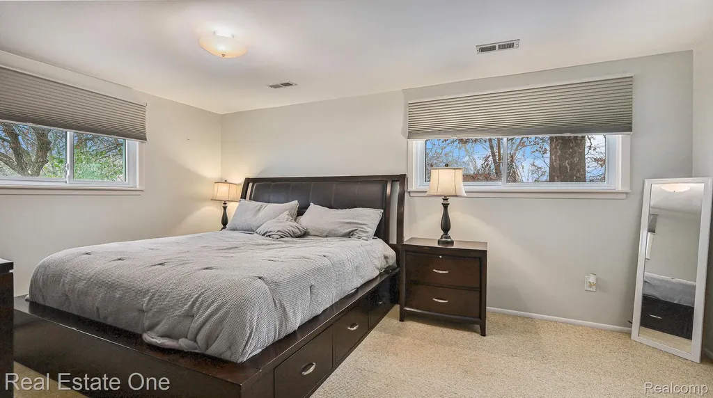 4243 Frostwood Court Troy City MI 48098