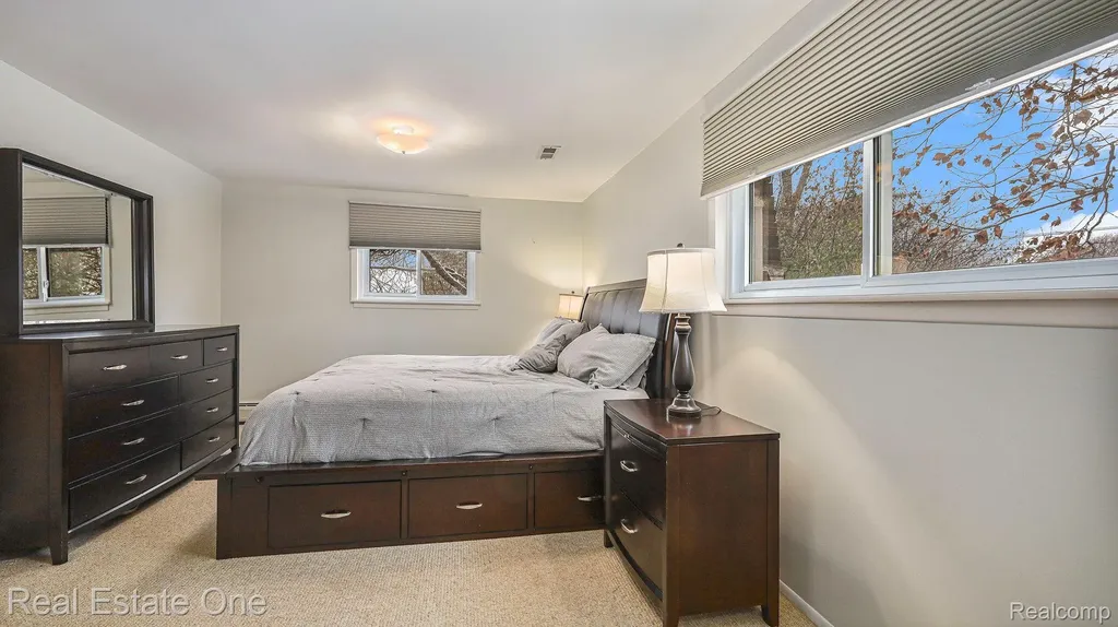 4243 Frostwood Court Troy City MI 48098