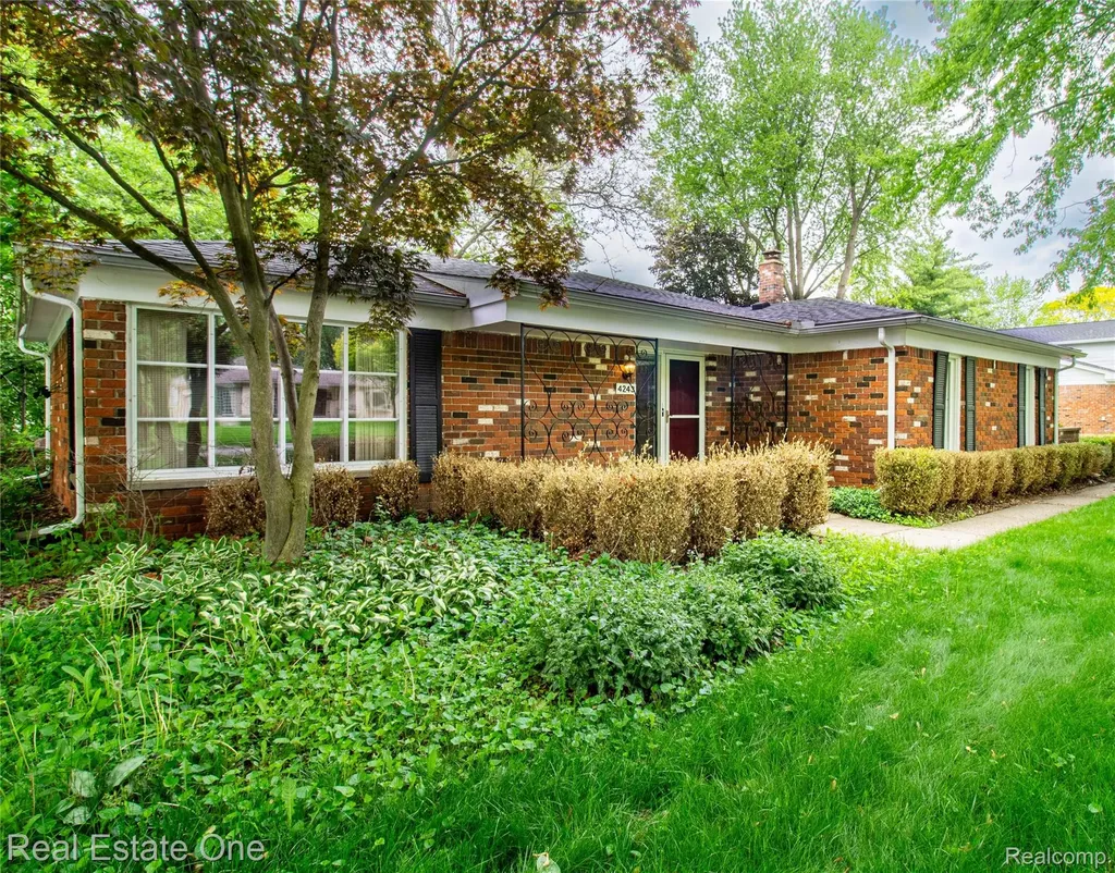 4243 Frostwood Court Troy City MI 48098