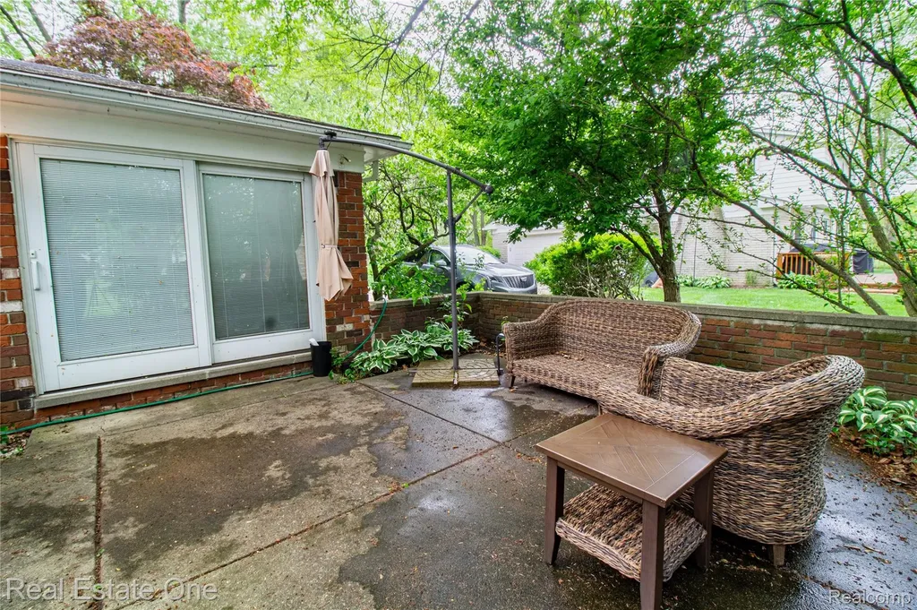 4243 Frostwood Court Troy City MI 48098