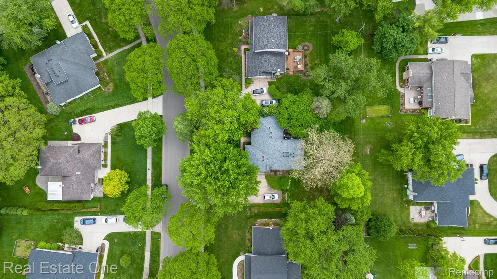 4243 Frostwood Court Troy City MI 48098
