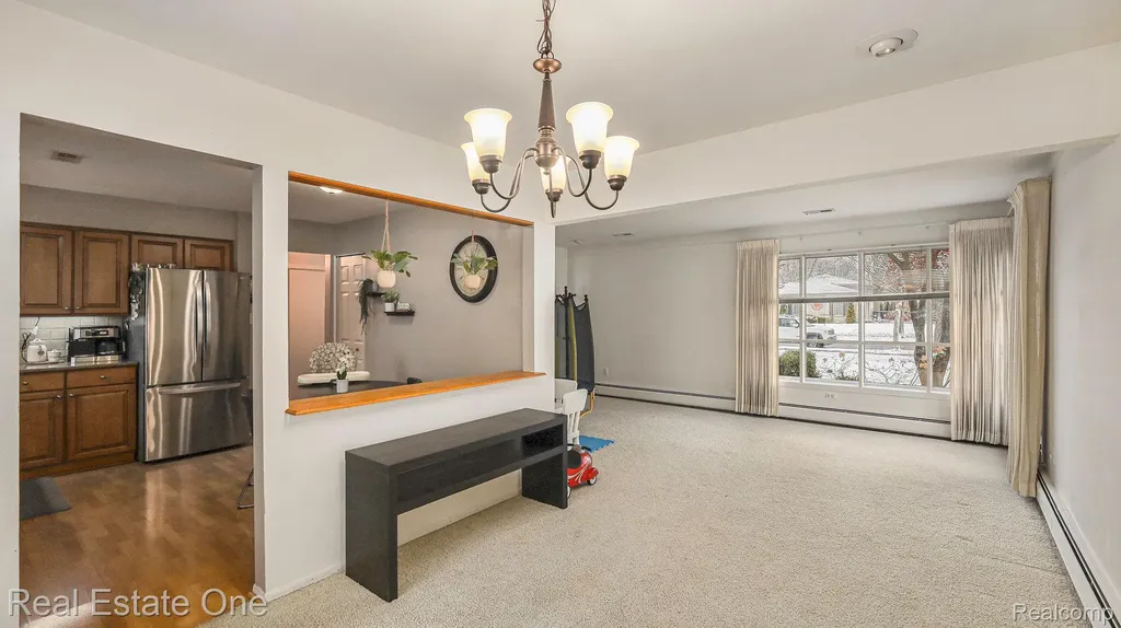 4243 Frostwood Court Troy City MI 48098