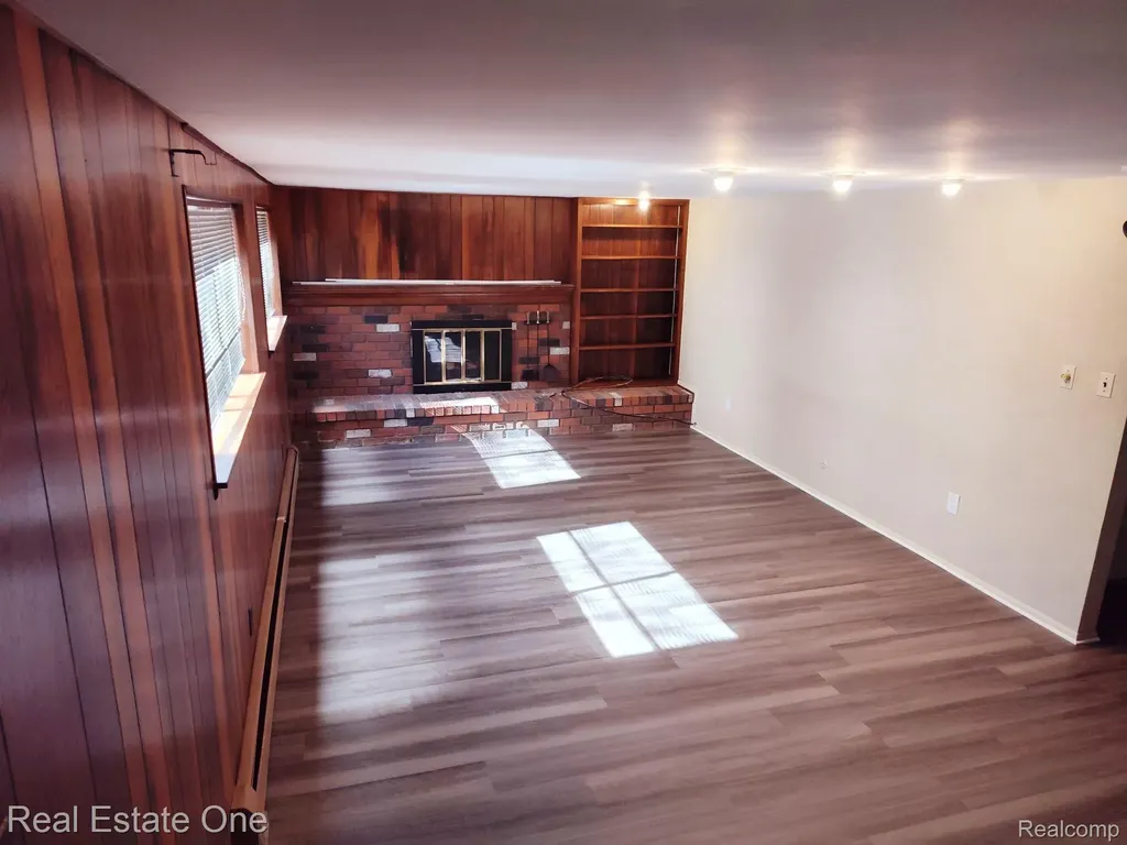4243 Frostwood Court Troy City MI 48098