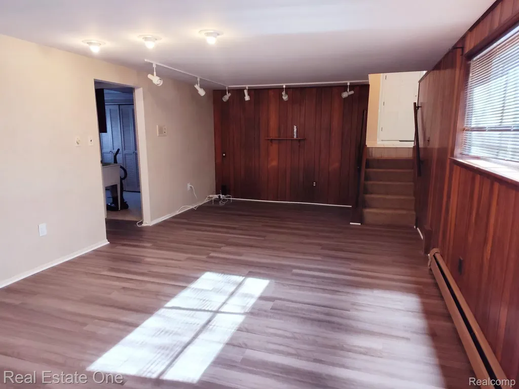 4243 Frostwood Court Troy City MI 48098