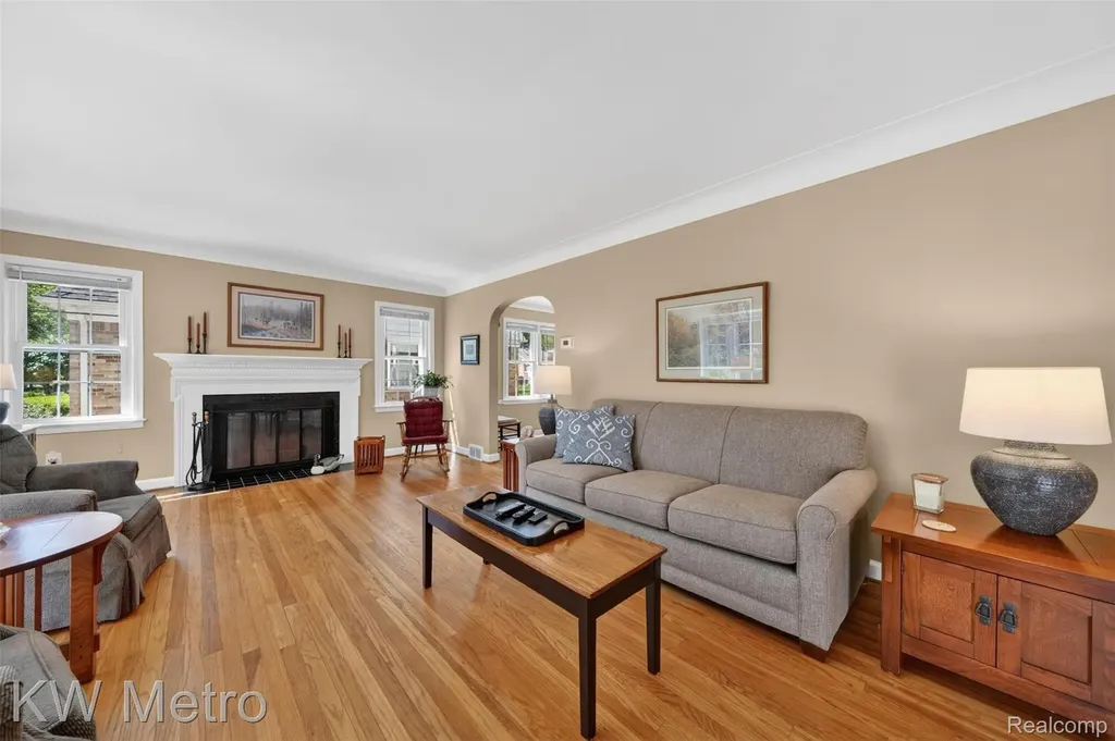 1916 Bonnieview Drive Royal Oak City MI 48073