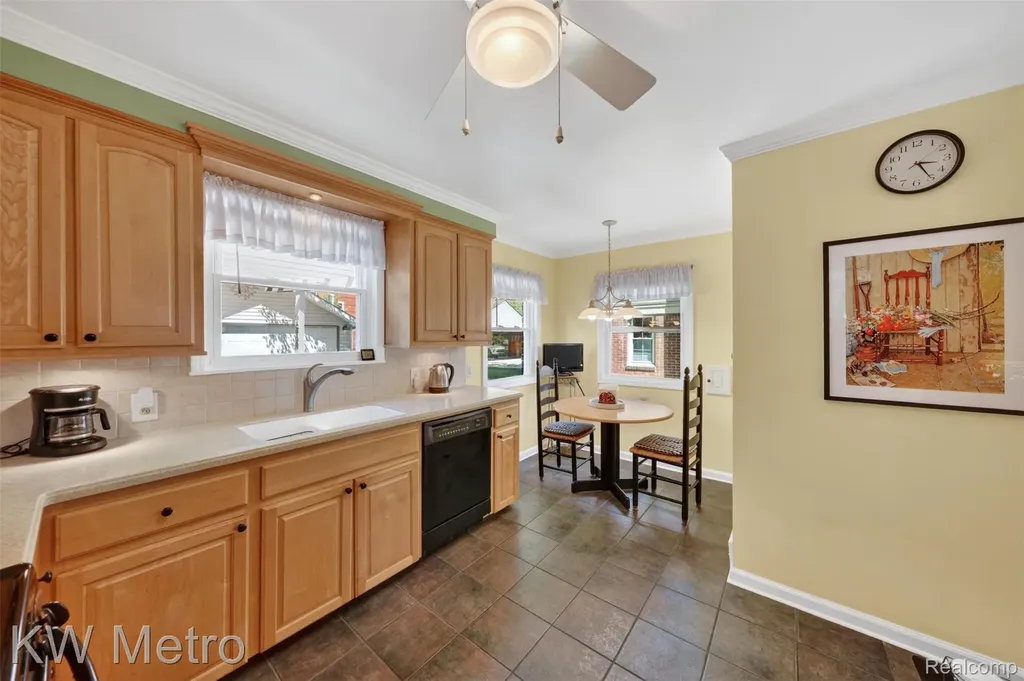 1916 Bonnieview Drive Royal Oak City MI 48073
