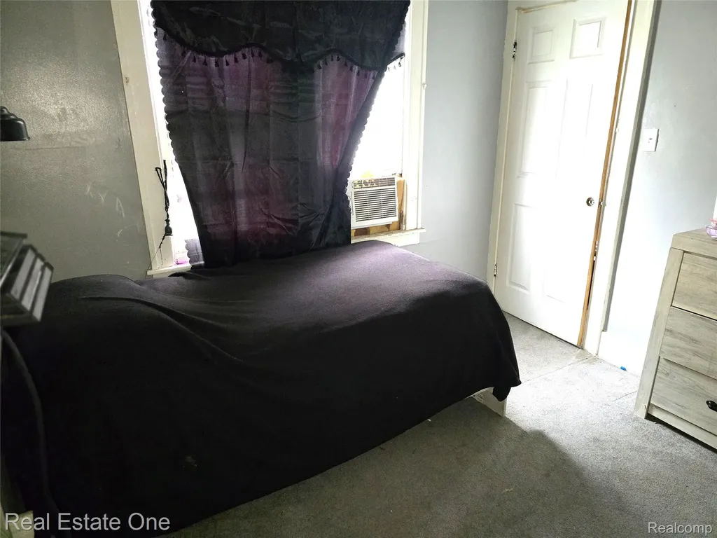 15759 Indiana Street Detroit City MI 48238