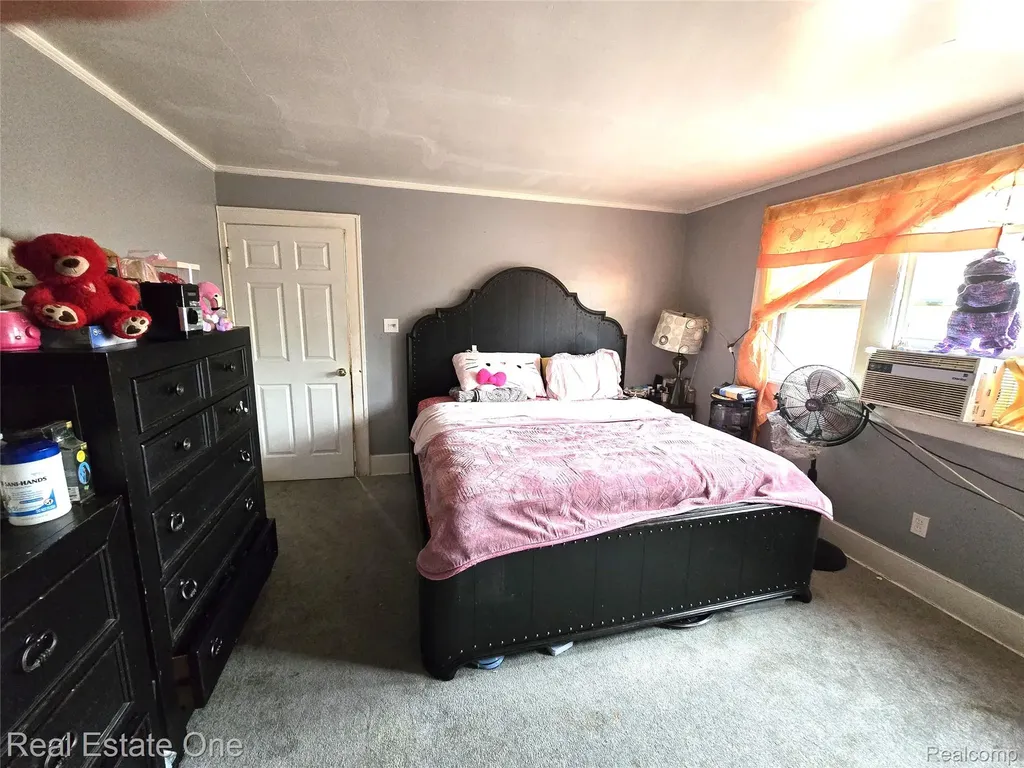 15759 Indiana Street Detroit City MI 48238