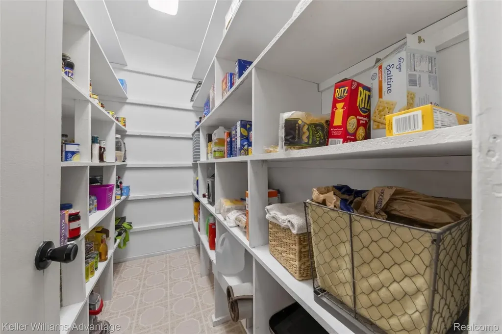 46037 Gainsborough Drive Canton Charter Township MI 48187