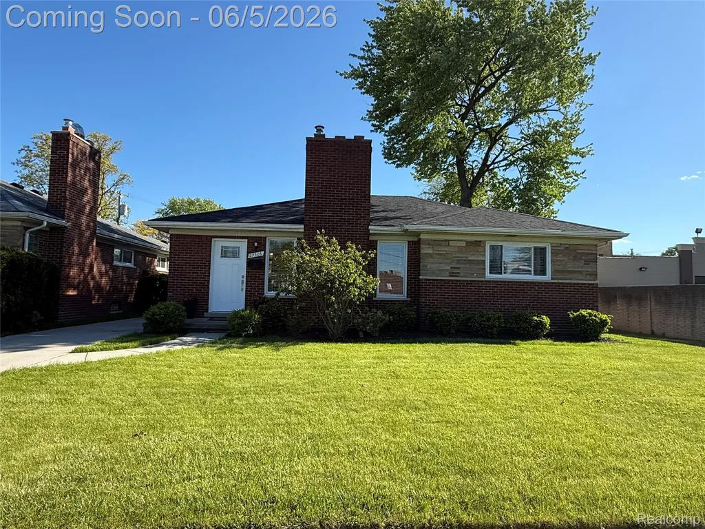 22306 Rosedale Street St. Clair Shores City MI 48080