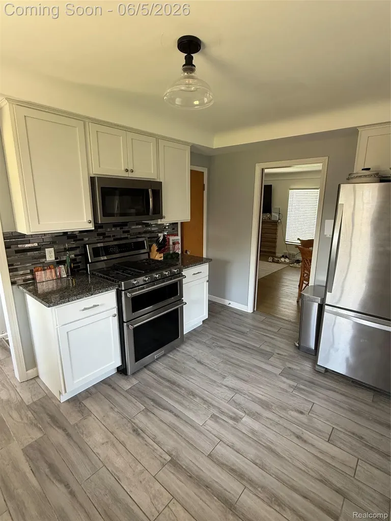 22306 Rosedale Street St. Clair Shores City MI 48080