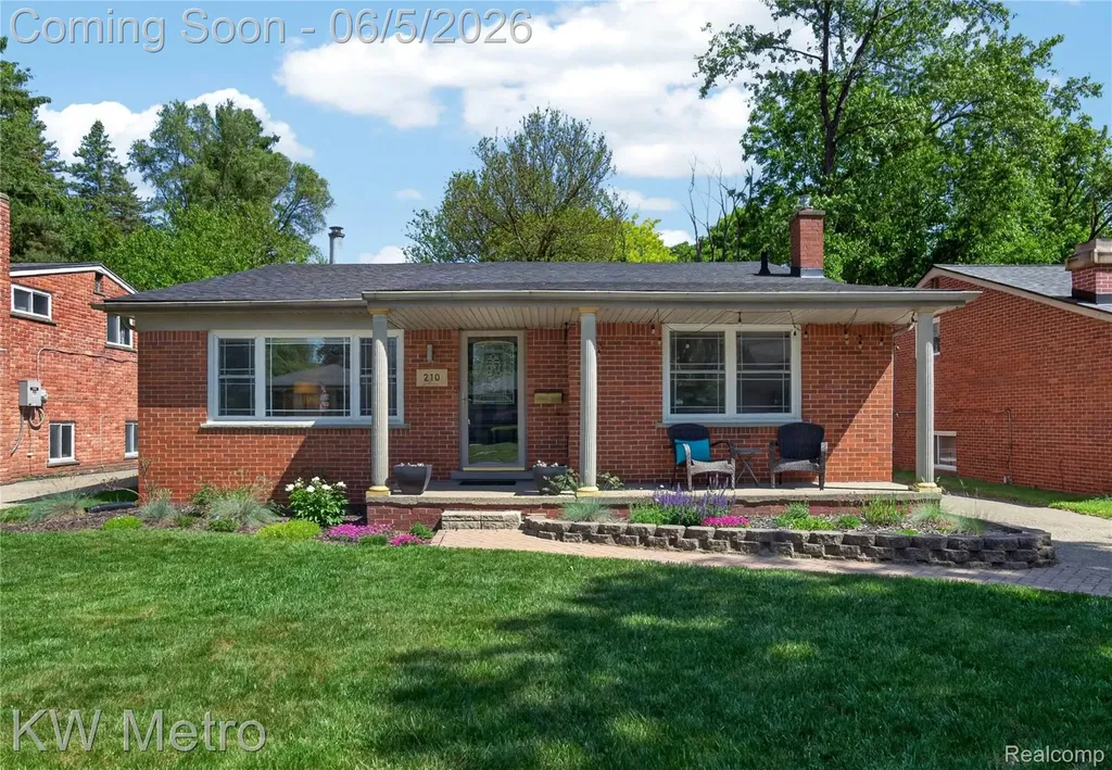 210 W Lawrence Avenue Royal Oak City MI 48073